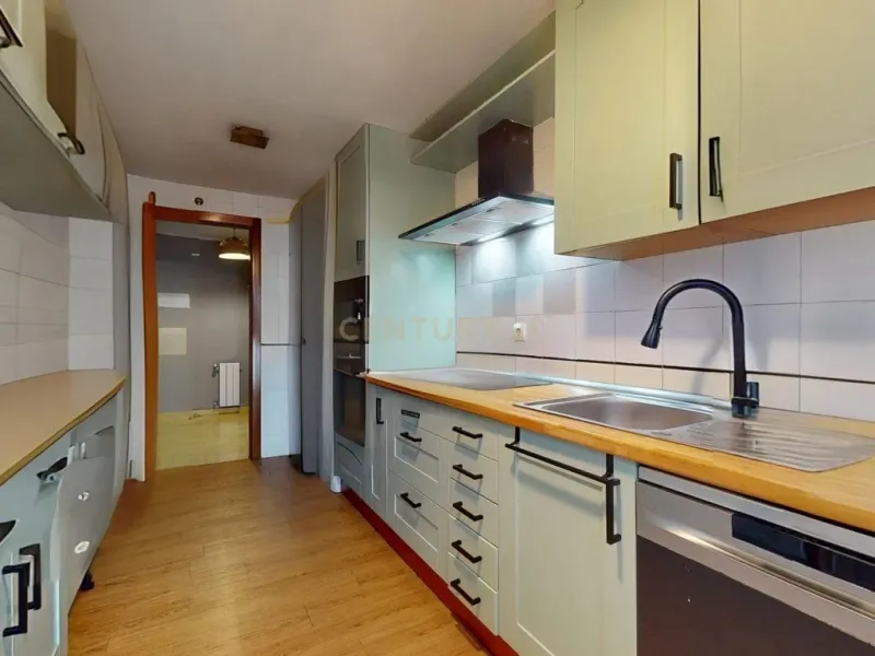 Piso en la  Avenida de Madrid,  en Azuqueca de Henares