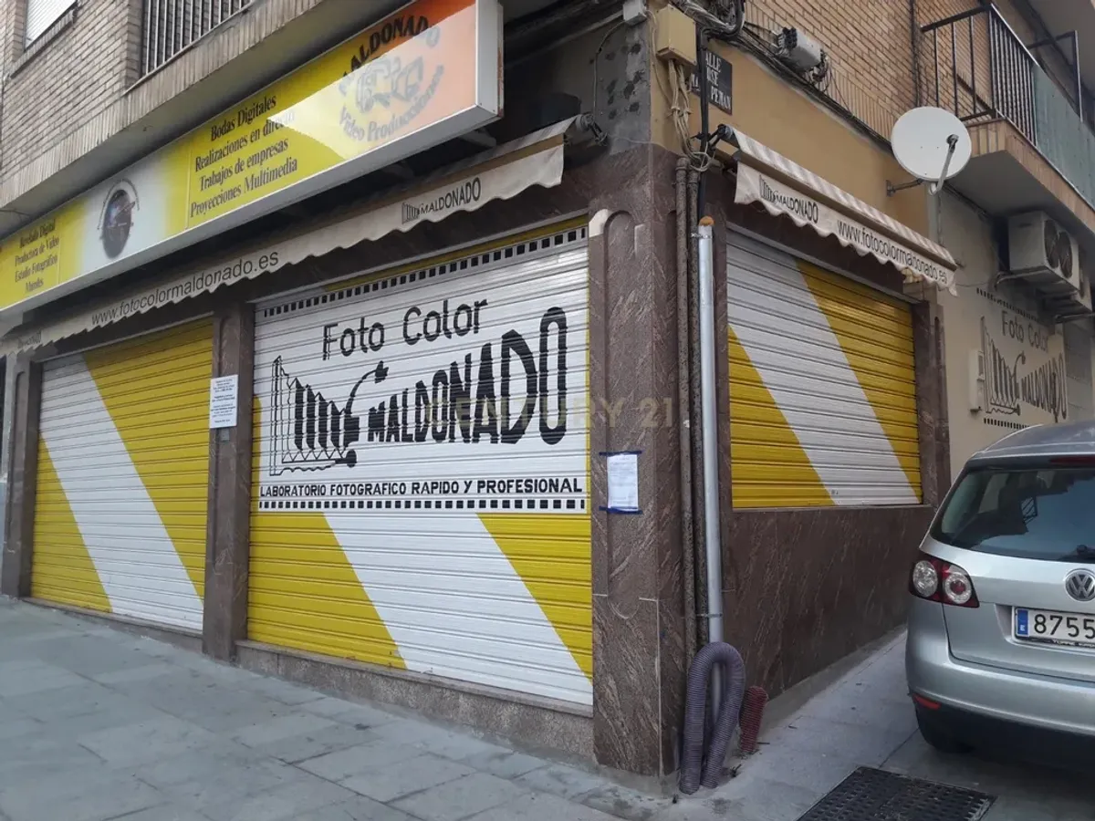 ¿SUEÑAS CON TU PROPIO NEGOCIO? ESTE LOCAL EN MOTRIL ES LA SEÑAL!