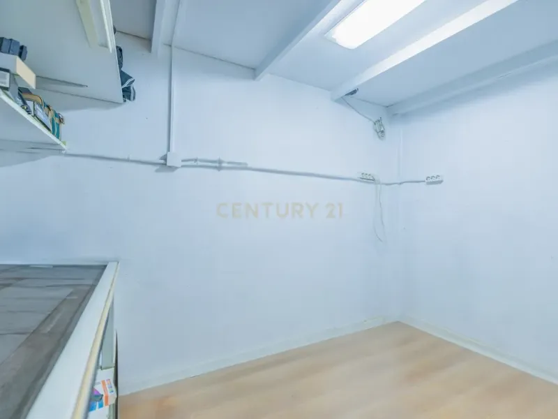 ¿SUEÑAS CON TU PROPIO NEGOCIO? ESTE LOCAL EN MOTRIL ES LA SEÑAL!