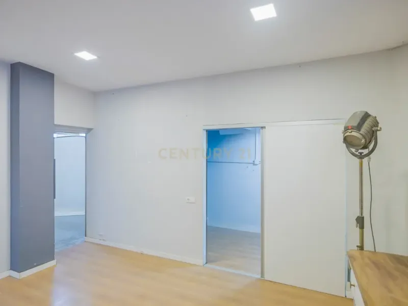 ¿SUEÑAS CON TU PROPIO NEGOCIO? ESTE LOCAL EN MOTRIL ES LA SEÑAL!