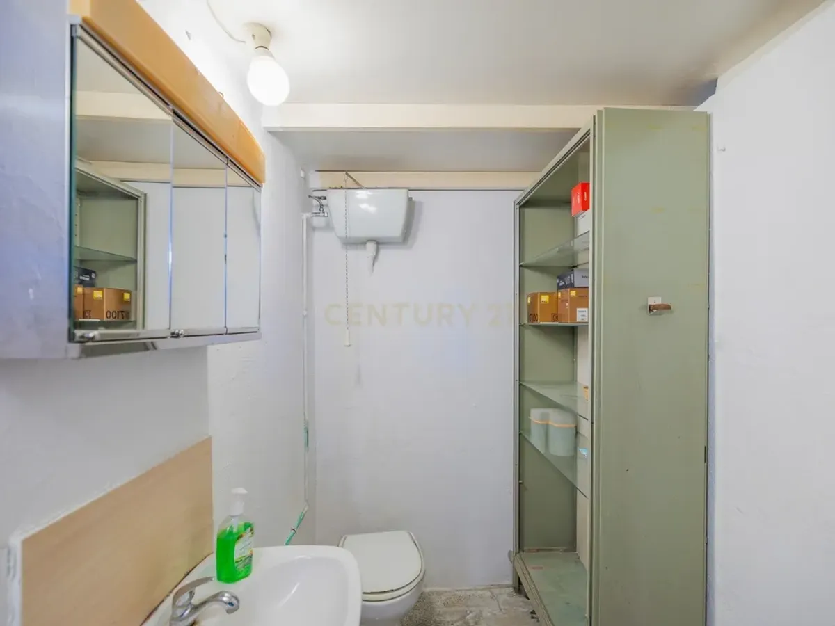 ¿SUEÑAS CON TU PROPIO NEGOCIO? ESTE LOCAL EN MOTRIL ES LA SEÑAL!