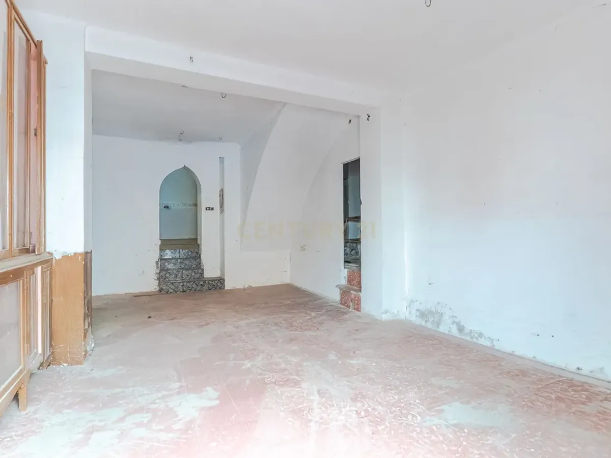 Casa para reformar en Velez de Benaudalla