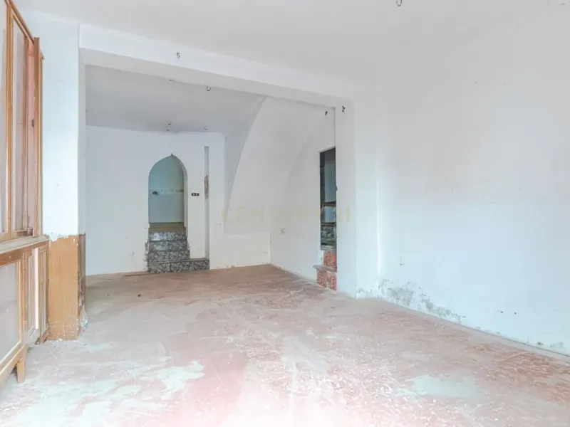 Casa para reformar en Velez de Benaudalla