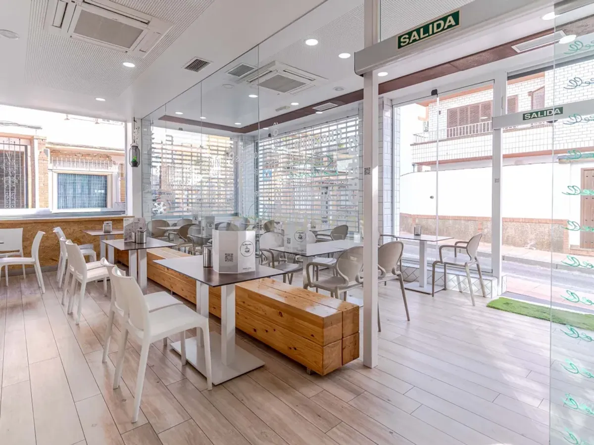 ¡OPORTUNIDAD ! Cafetería en el corazón de Motril-Zona de máximo tránsito