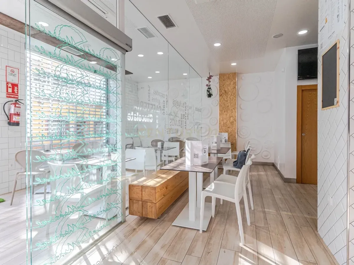 ¡OPORTUNIDAD ! Cafetería en el corazón de Motril-Zona de máximo tránsito