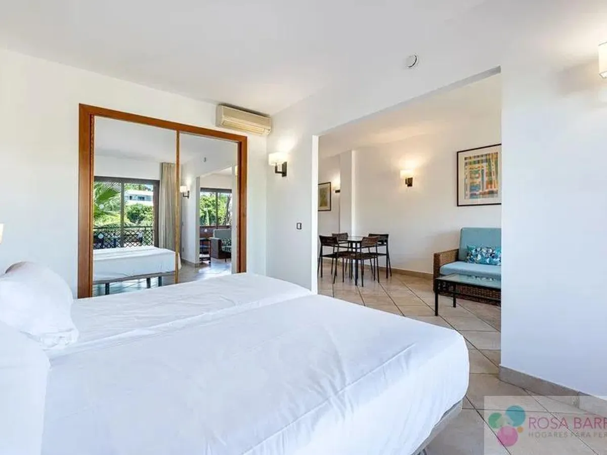 For sale of apartment in Benahavís, Bel Air