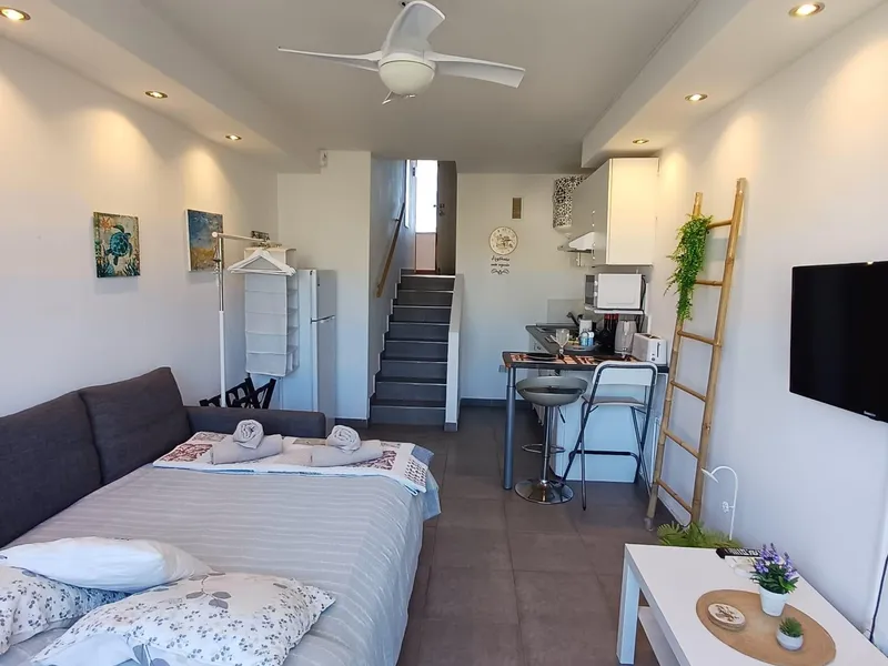 For sale of study in Estepona, La Resinera