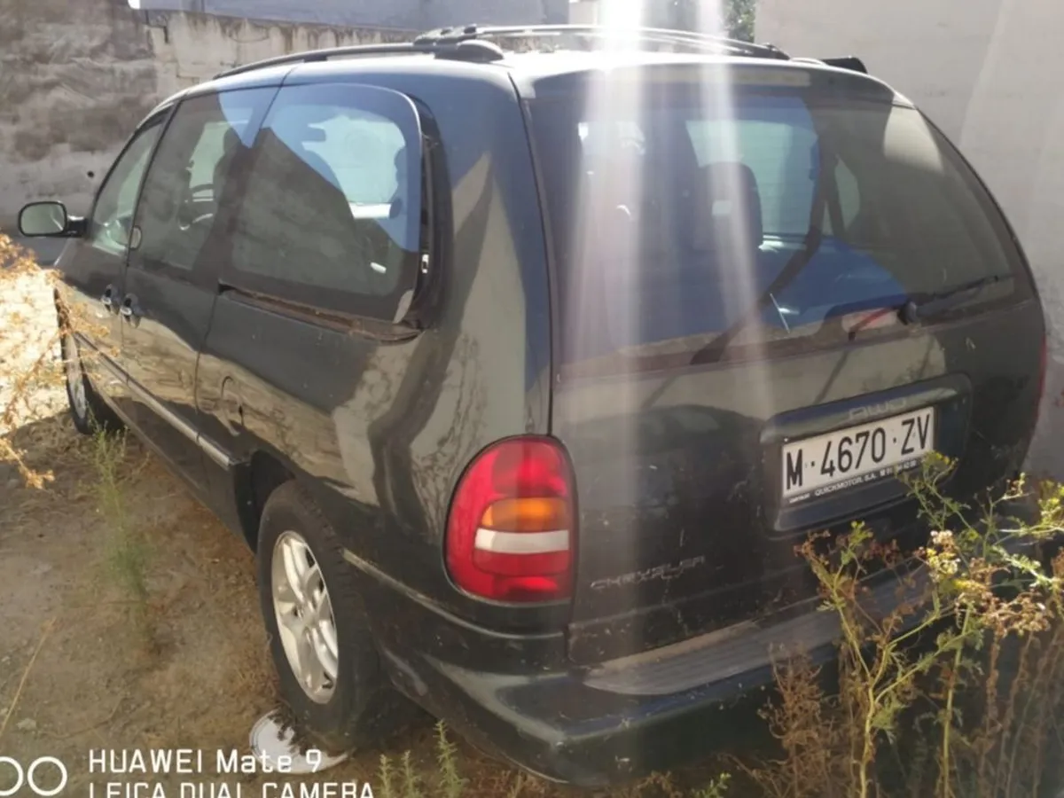 CHRYSLER GRAND VOYAGER 3.8i 4WD.LIMITED 2.001.
