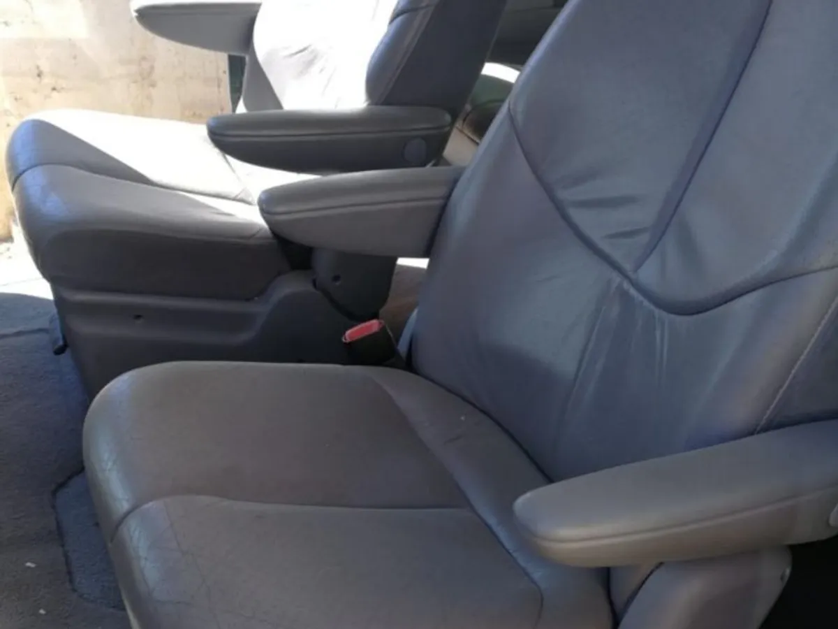 CHRYSLER GRAND VOYAGER 3.8i 4WD.LIMITED 2.001.