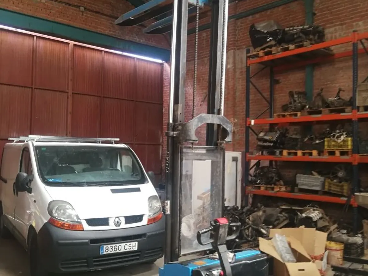 APILADOR FIAT 24v. CN14 de 1.400Kg a 3,80mts.