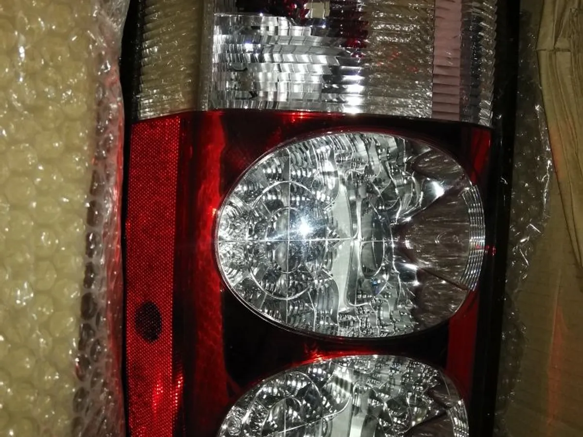 PILOTOS TRASEROS DISCOVERY III 2.7Tdv6