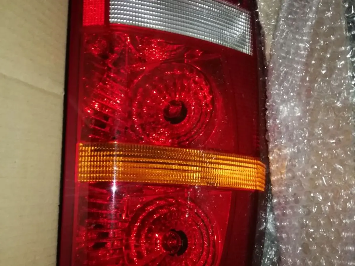 PILOTOS TRASEROS DISCOVERY III 2.7Tdv6