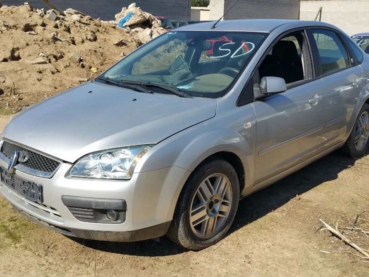 DESPIECE COMPLETO FORD FOCUS Mk1 1.6i Sedan 4p.'03