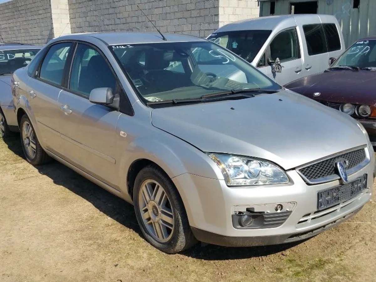 DESPIECE COMPLETO FORD FOCUS Mk1 1.6i Sedan 4p.'03