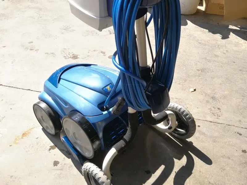 ROBOT ZODIAC VORTEX3 , LIMPIAFONDOS y PAREDES