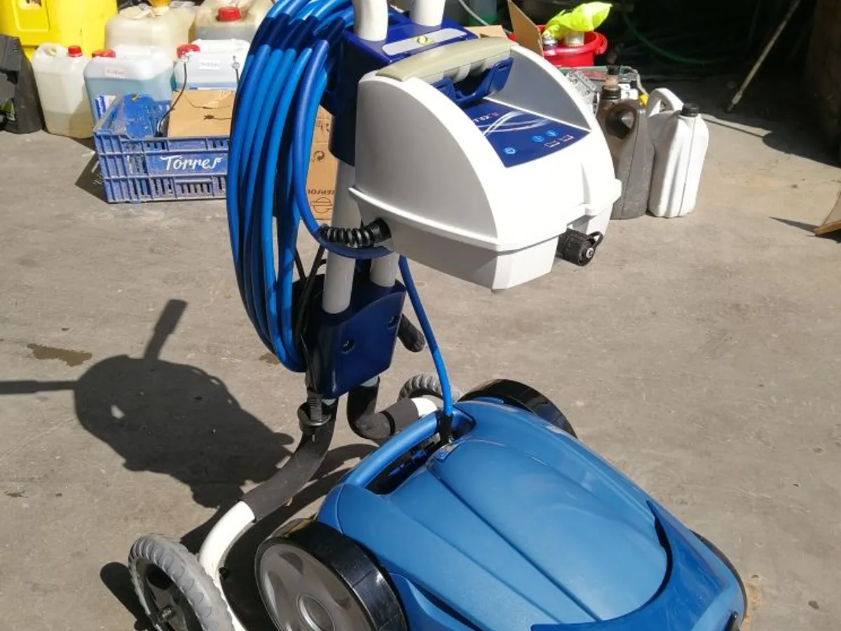 ROBOT ZODIAC VORTEX3 , LIMPIAFONDOS y PAREDES