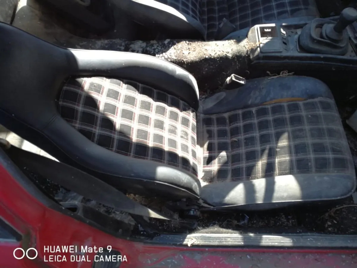 DESPIECE COMPLETO PORSCHE 924 1a.Serie 1984.