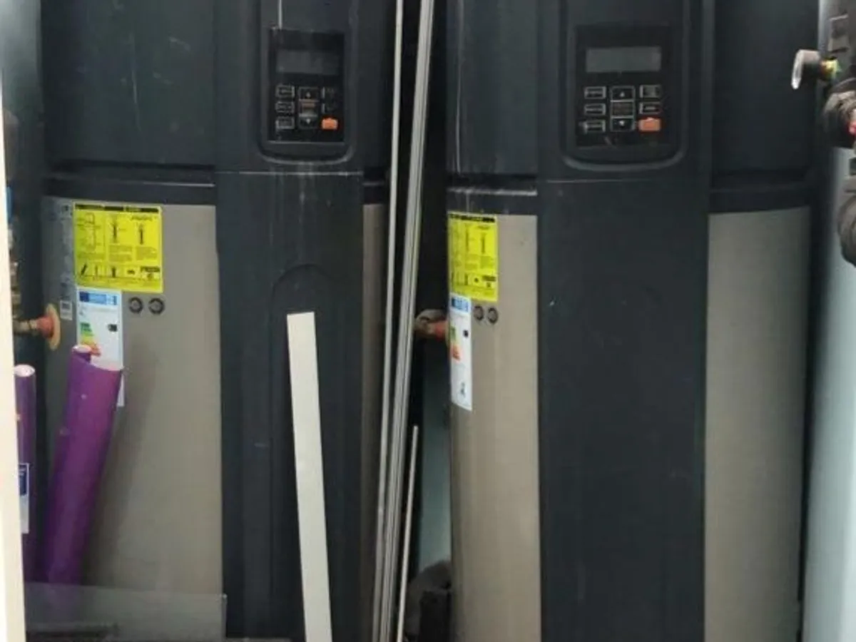 ACUMULADOR AEROTERMO BOMBA ACS MIDEA RSJ-35/300l.