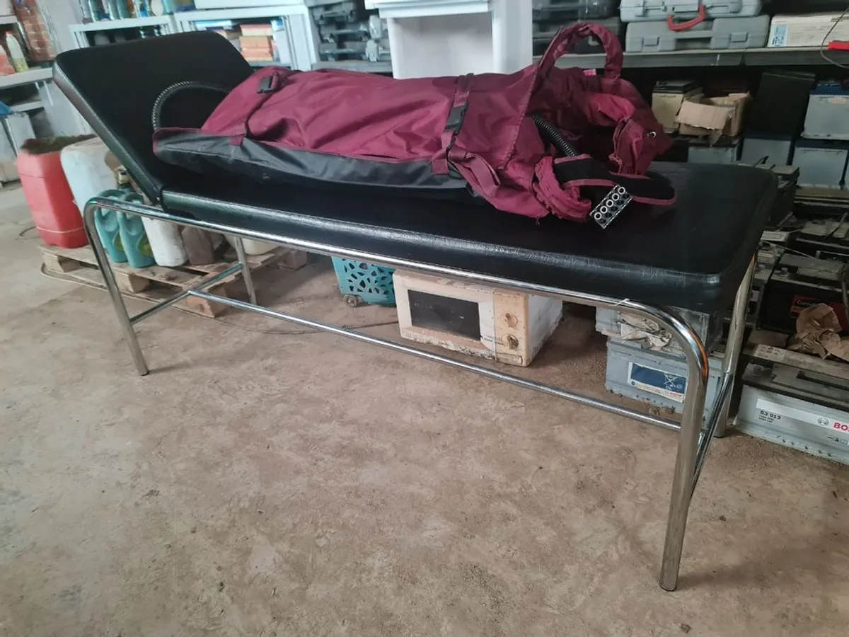 CAMILLA DE MASAJE Y EXPLORACIÓN ACERO INOXIDABLE