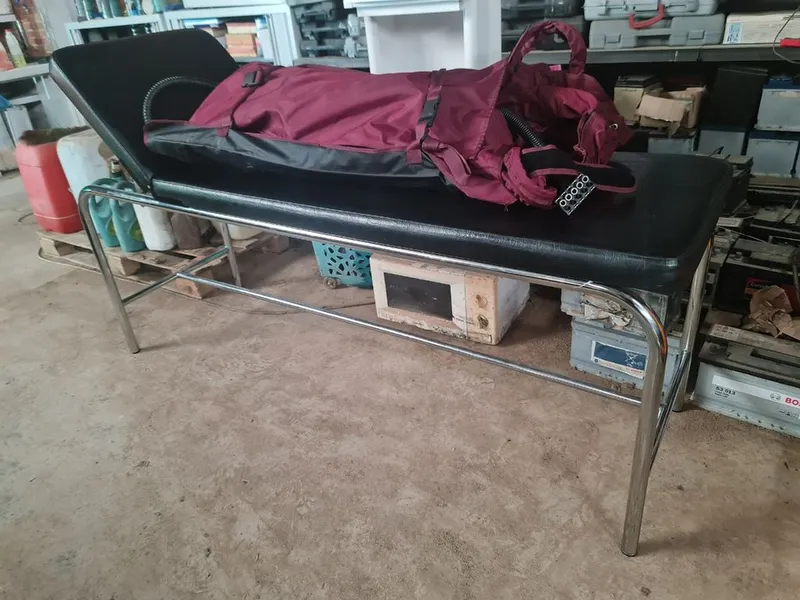 CAMILLA DE MASAJE Y EXPLORACIÓN ACERO INOXIDABLE