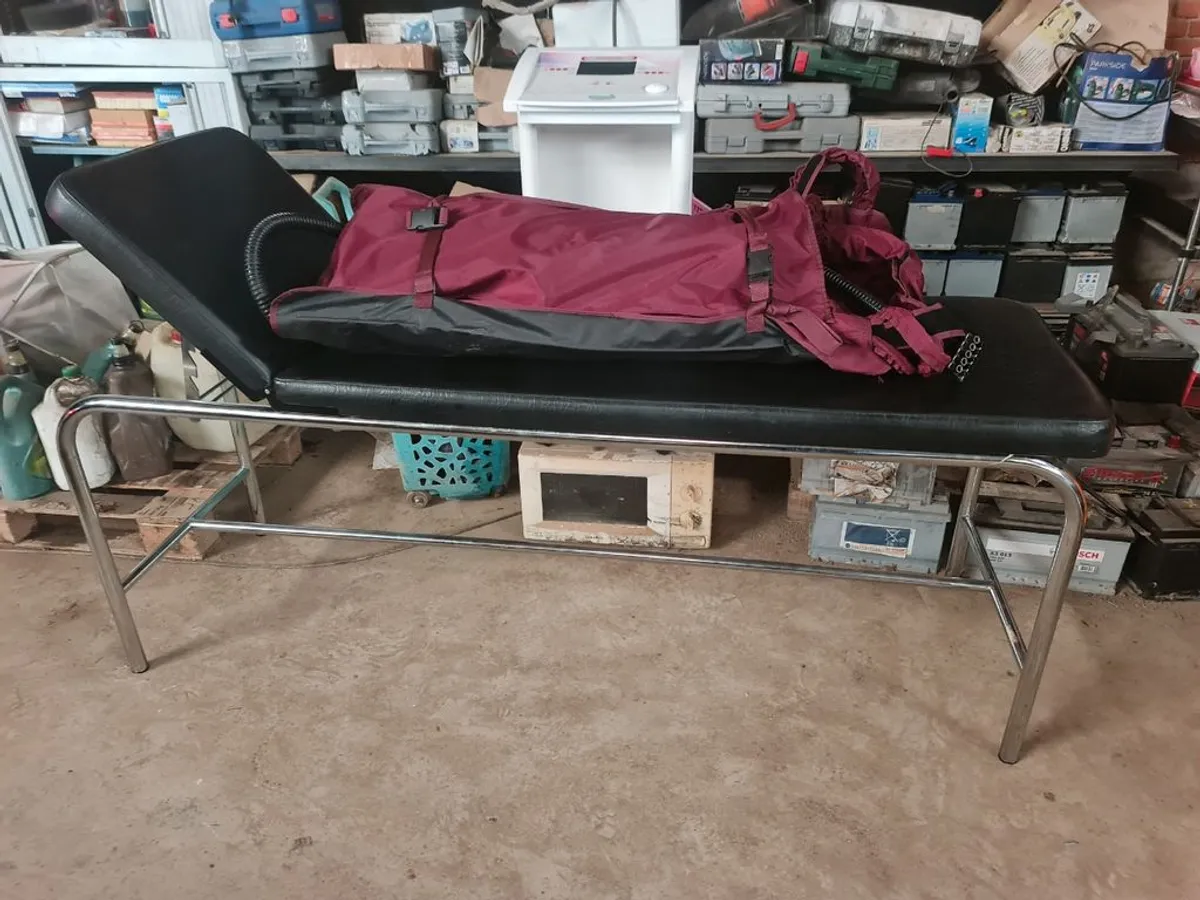 CAMILLA DE MASAJE Y EXPLORACIÓN ACERO INOXIDABLE