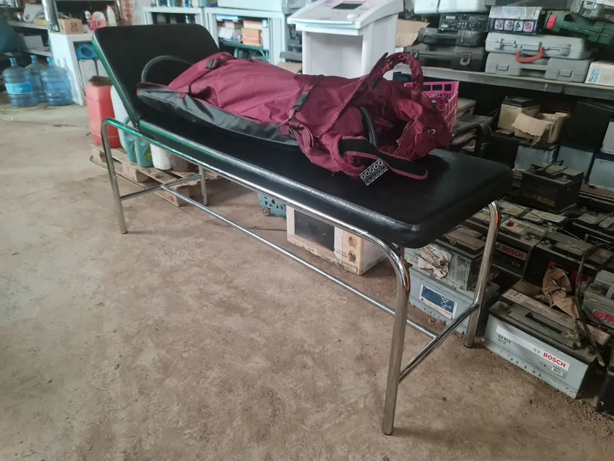 CAMILLA DE MASAJE Y EXPLORACIÓN ACERO INOXIDABLE