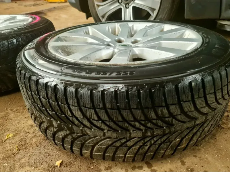 Llantas RANGE ROVER SPORT 20x9" Michelin 255/55R20