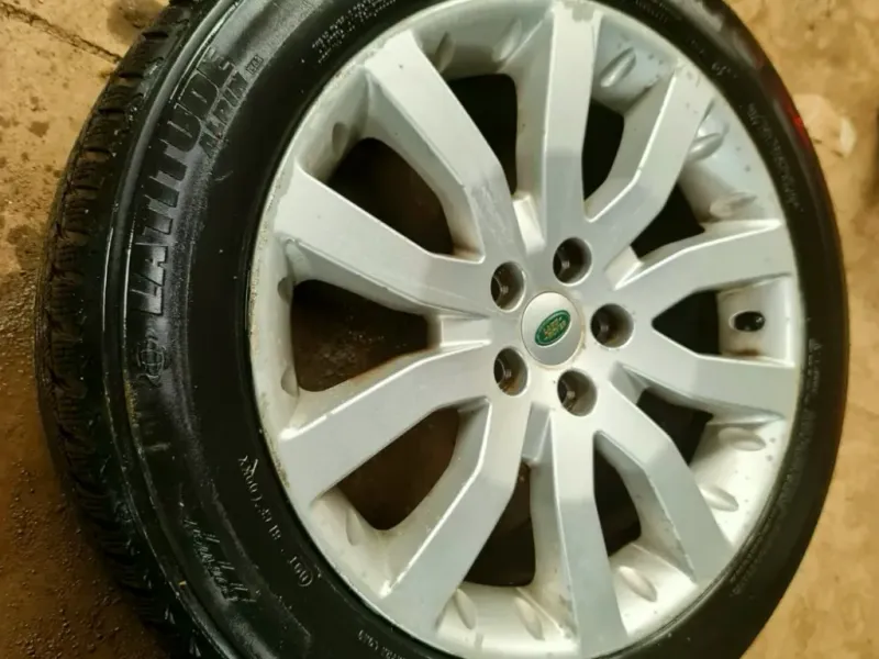 Llantas RANGE ROVER SPORT 20x9" Michelin 255/55R20