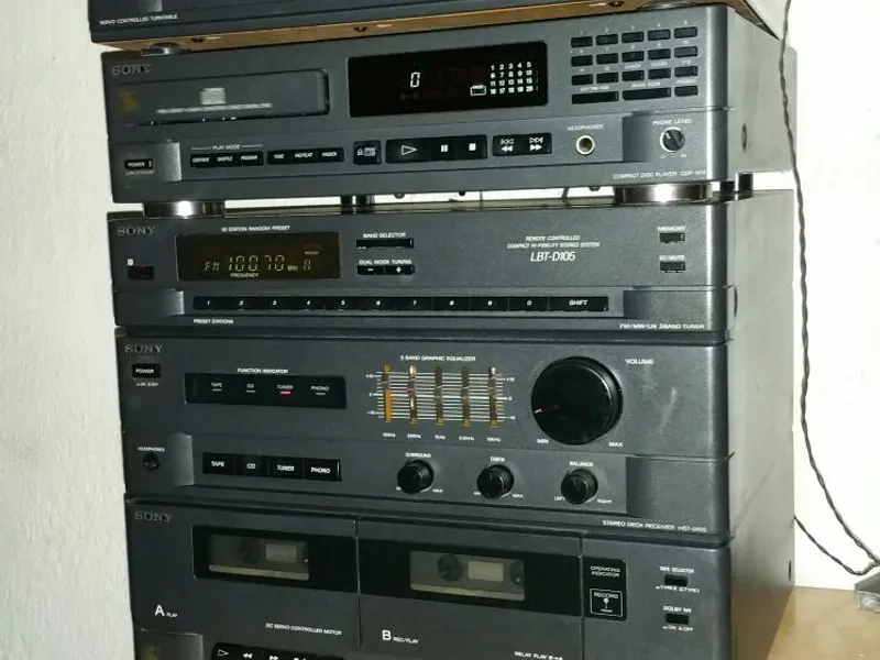CADENA HIFI SONY Modelo nº HST-D105 con problema
