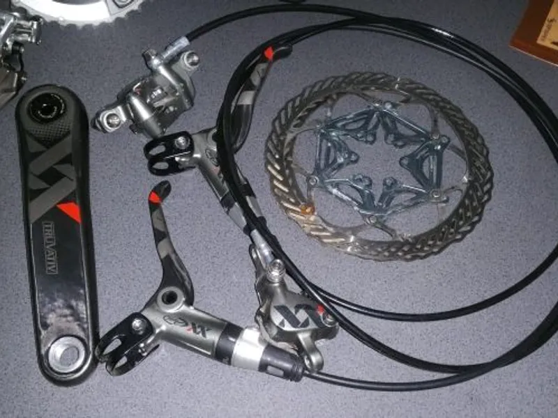 COMPONENTES SRAM XX CARBONO y SHIMANO XT