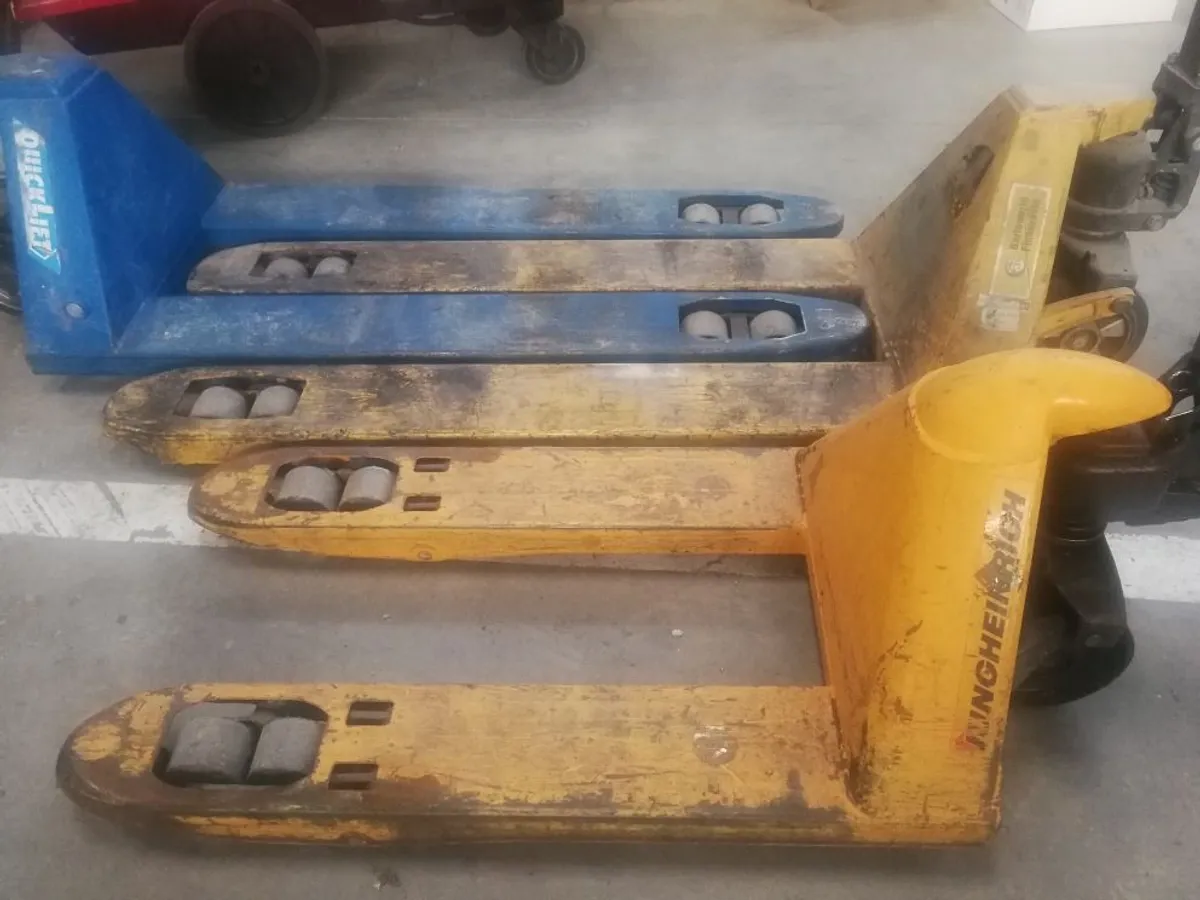 TRASPALET  JUNGHEINRICH de 2.500Kg.