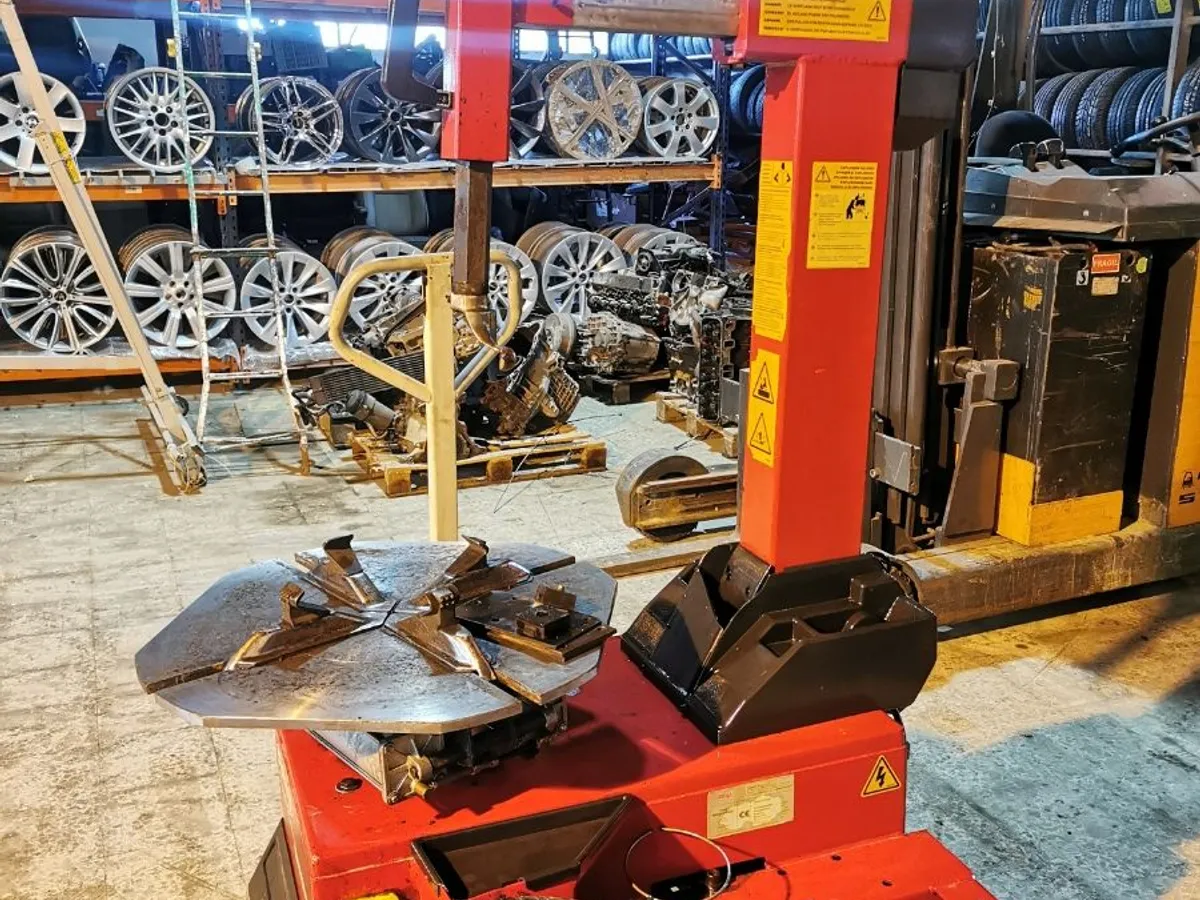 DESMONTADORA AREO SMONTHER 380v. SEMINUEVA