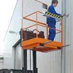 CESTA DE TRABAJO CON RUEDAS PARA  CARRETILLAS ELEV 1