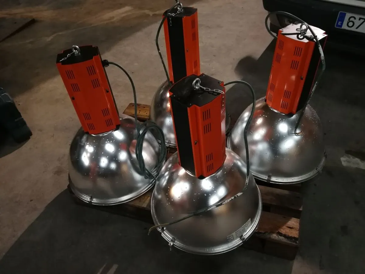 FOCOS TIPO CAMPANA INDUSTRIALES PHILIPS HDK400