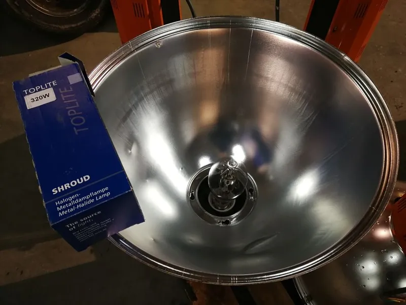 FOCOS TIPO CAMPANA INDUSTRIALES PHILIPS HDK400