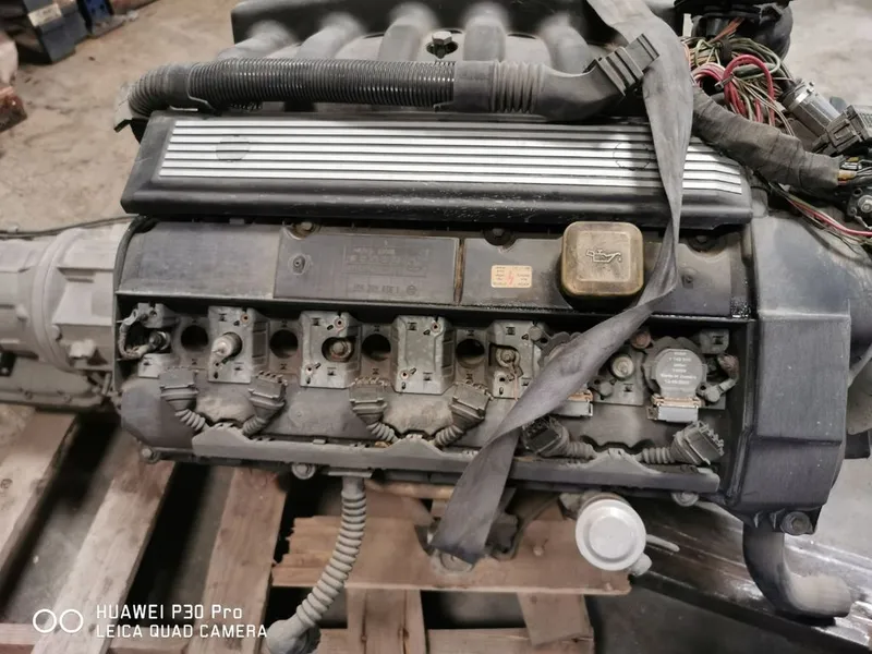 DESPIECE COMPLETO BMW E39 528i 24val.M52B28.
