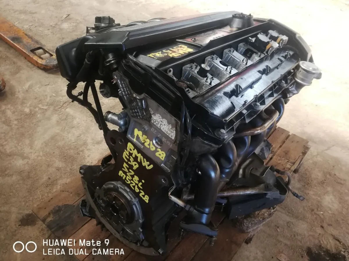 DESPIECE COMPLETO BMW E39 528i 24val.M52B28.