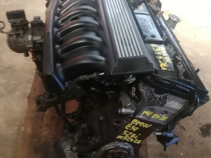 DESPIECE COMPLETO BMW E39 528i 24val.M52B28.