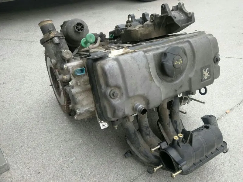 MOTOR CITROEN C4 1.4 8v 75cv código motor KFW