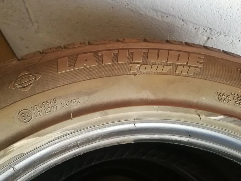 MICHELIN LATITUDE TOUR HP 235/60R18