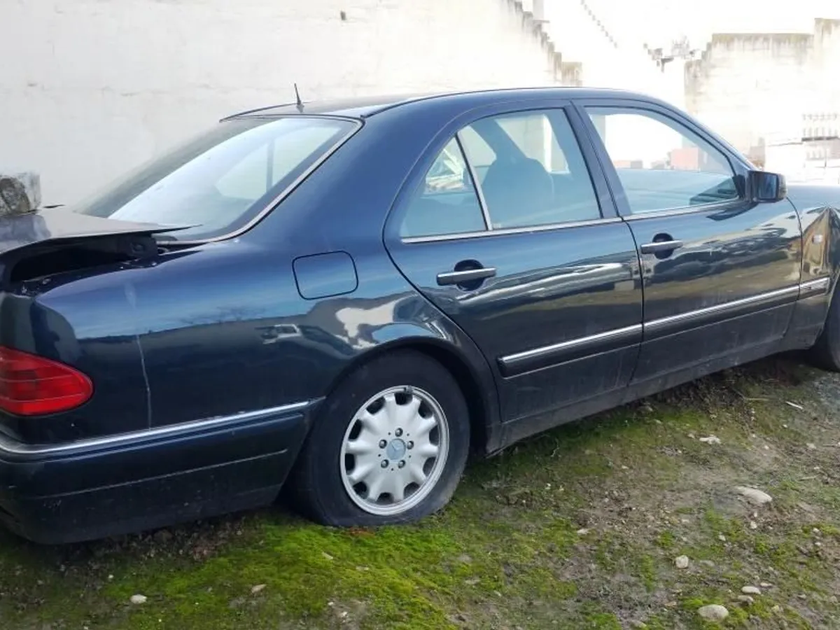 DESPIECE COMPLETO MERCEDES BENZ w210 E230 Manual