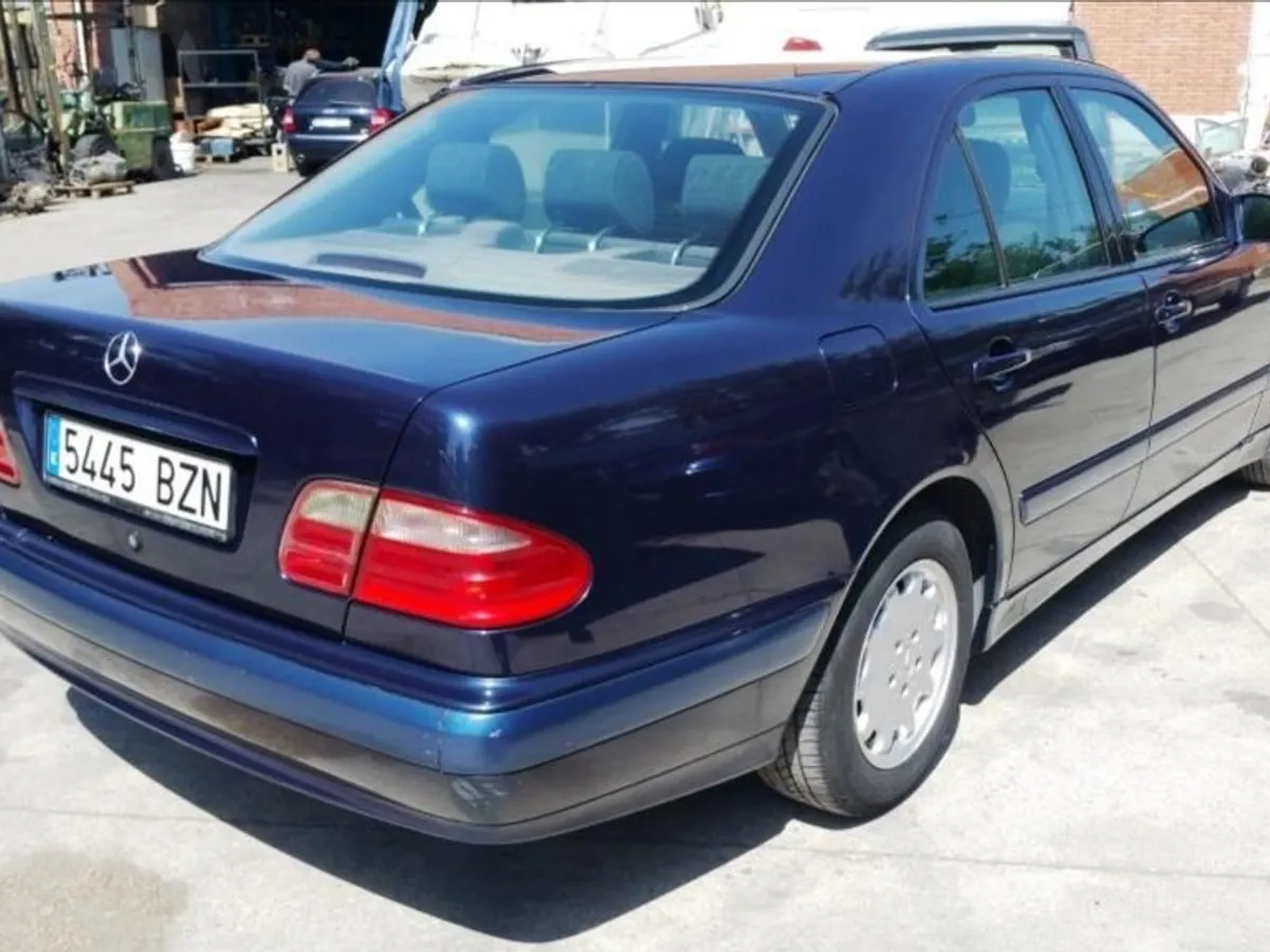 MERCEDES-BENZ - E200 W210 ELEGENCE MANUAL