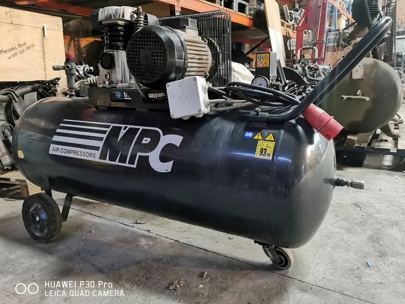 COMPRESOR MPC 250l. TRIFASICO.. COMO NUEVO..