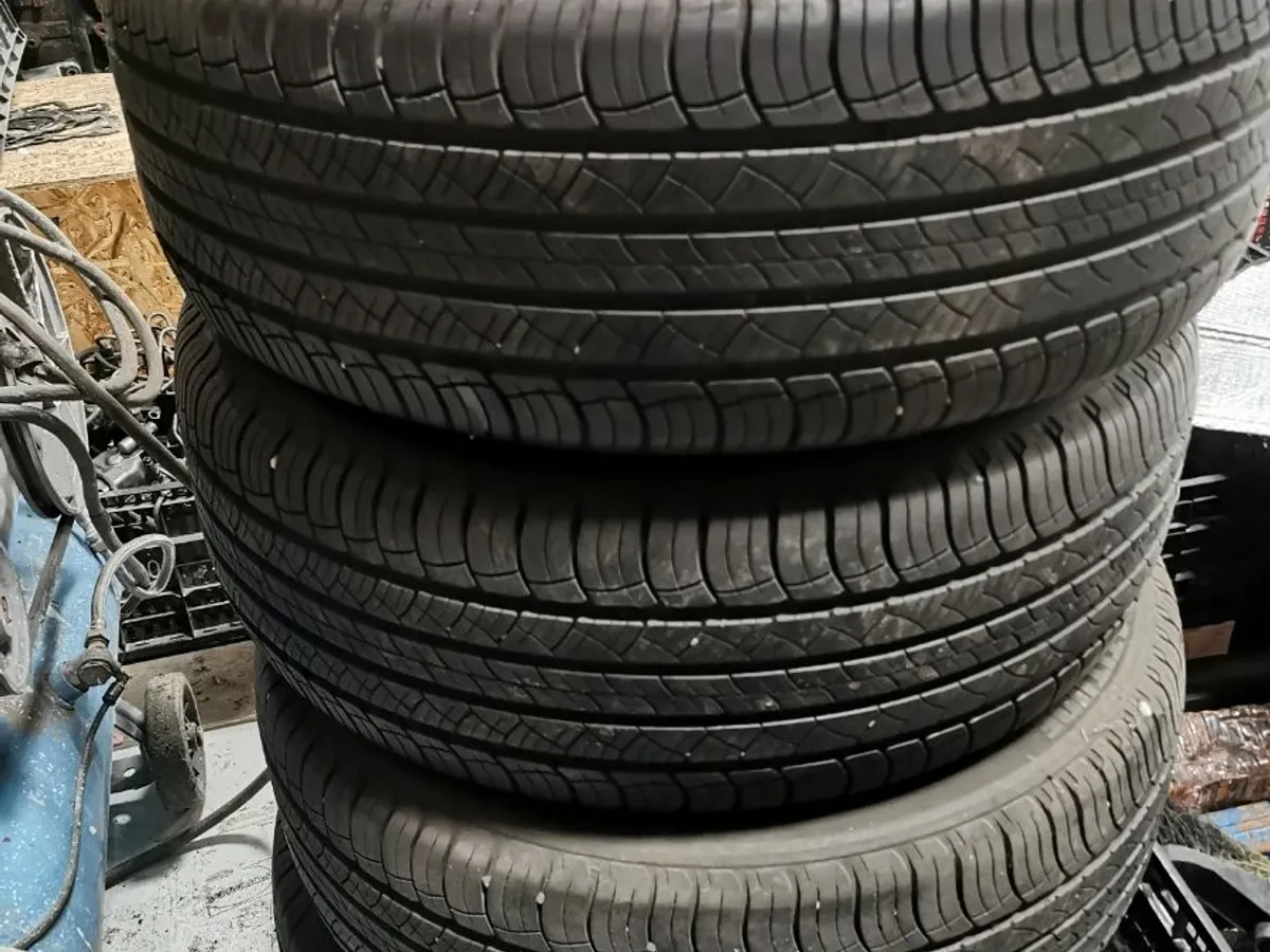 JUEGO MICHELIN LATITUDE TOUR HP 235/60R18. OCASION