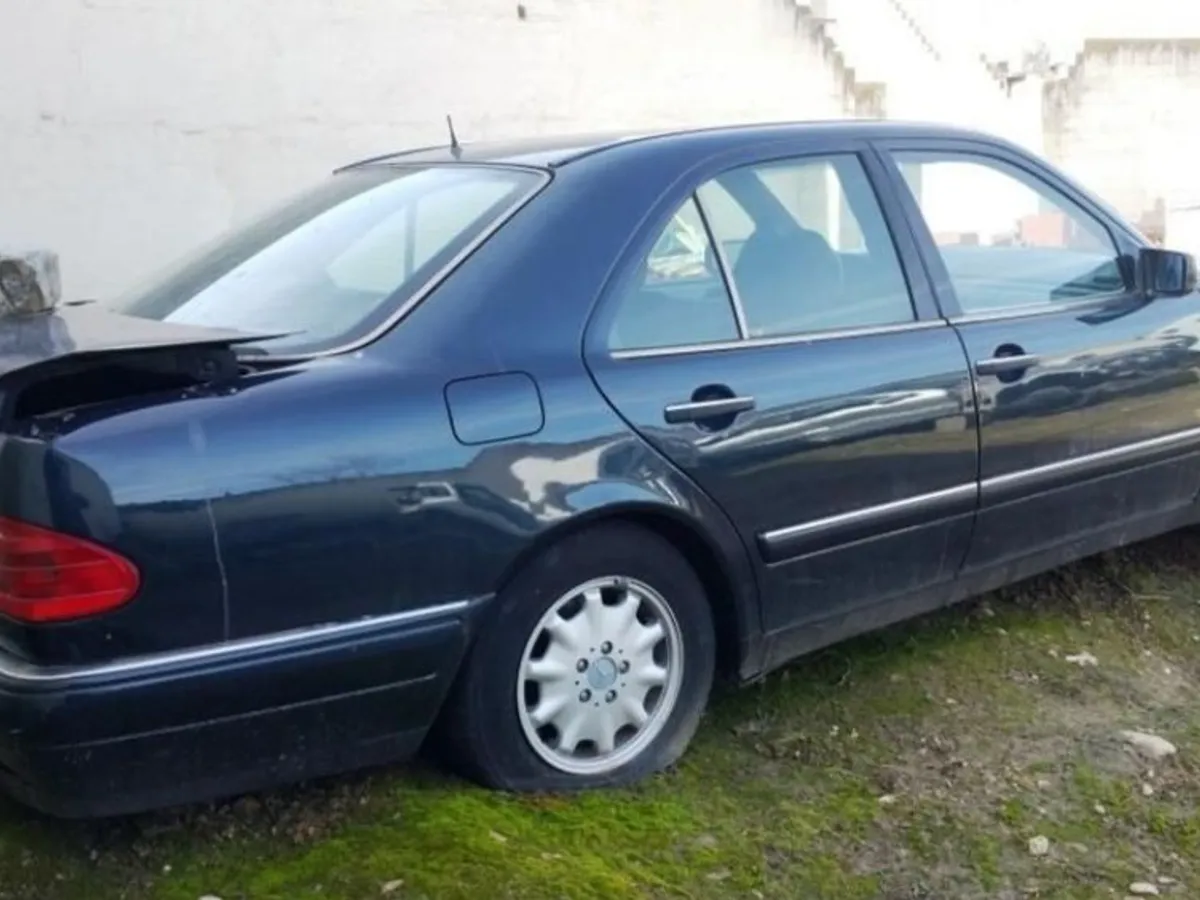 DESPIECE COMPLETO MERCEDES BENZw210 E230 4cil.16va