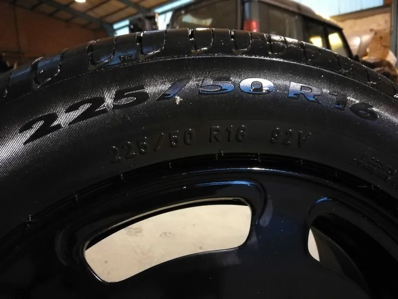 LLANTAS 16x7" PORSCHE 928 S4 GOMAS PIRELLI NUEVAS