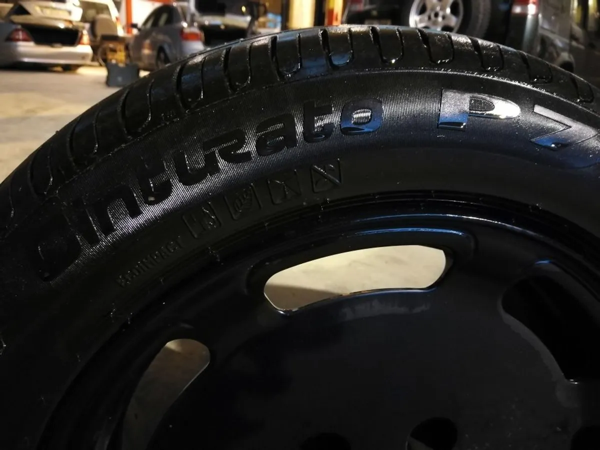 LLANTAS 16x7" PORSCHE 928 S4 GOMAS PIRELLI NUEVAS