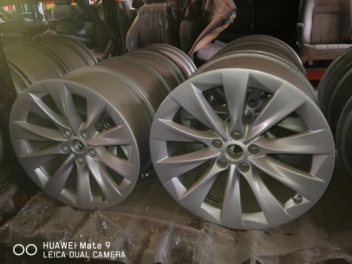 LLANTAS DE ALUMINIO TESLA Mod. TURBINE ORIGINALES