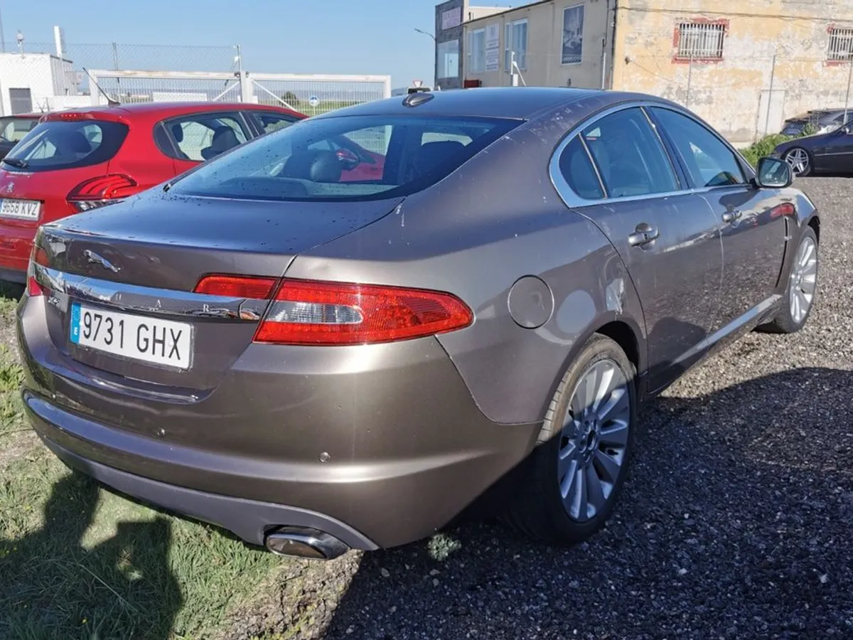 JAGUAR (X250) XF 2.7TD Exclusive Premium