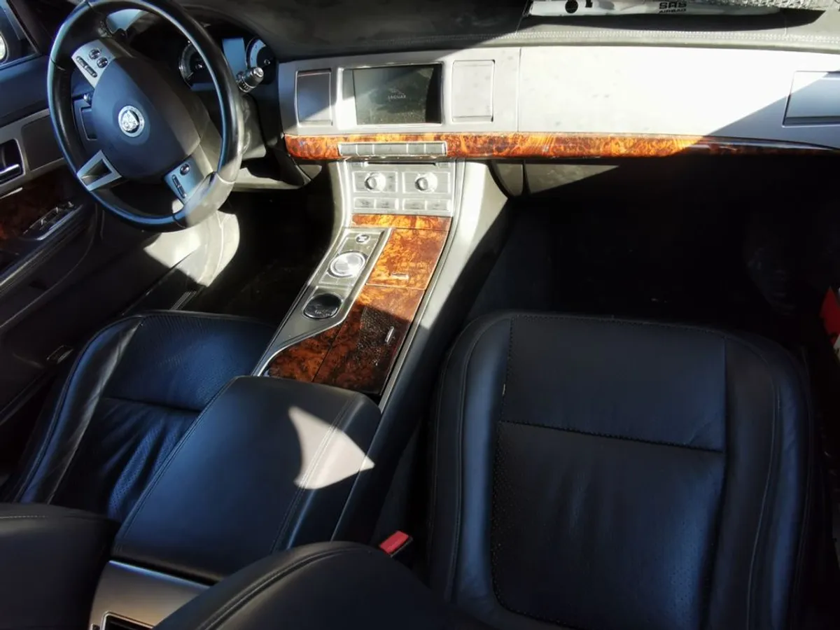 JAGUAR (X250) XF 2.7TD Exclusive Premium